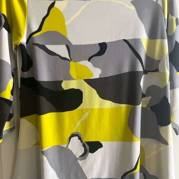 Alfani Abstract Blouse - P/M - Picture 4 of 4